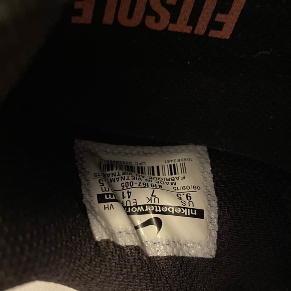 Nike running shoes - Picture 3 of 3